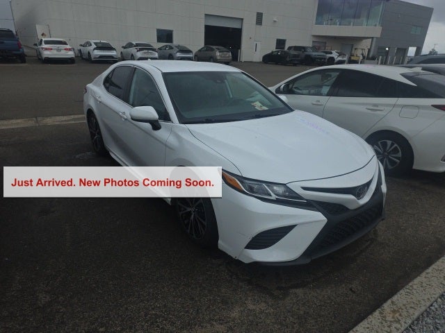 2020 Toyota Camry SE