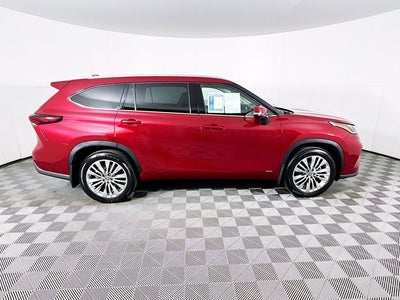 2026 Toyota Highlander Hybrid Platinum