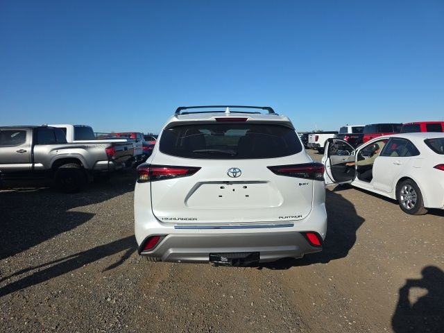 2026 Toyota Highlander Hybrid Platinum