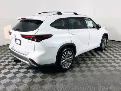 2026 Toyota Highlander Hybrid Platinum