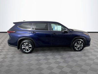 2025 Toyota Highlander XLE