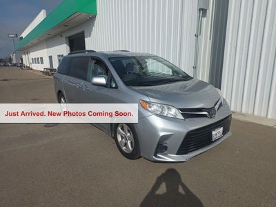 2019 Toyota Sienna LE 8 Passenger