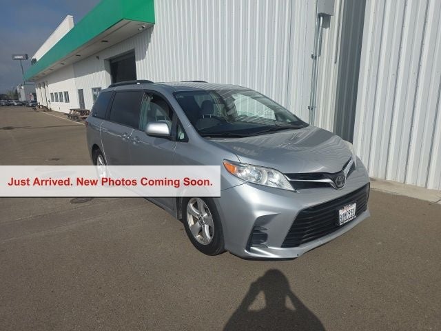 2019 Toyota Sienna LE 8 Passenger