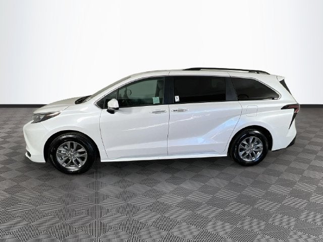 2026 Toyota Sienna XLE 8 Passenger