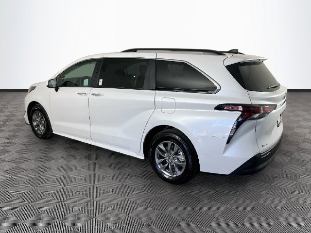 2026 Toyota Sienna XLE 8 Passenger