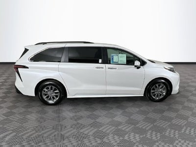 2026 Toyota Sienna XLE 8 Passenger