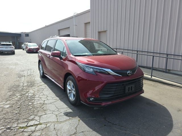 2026 Toyota Sienna XLE 7 Passenger