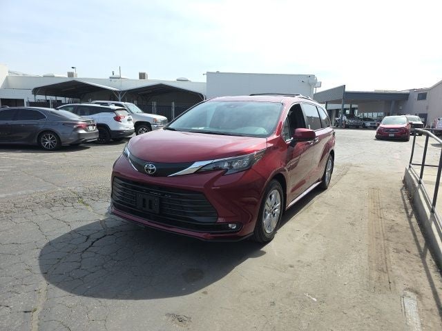 2026 Toyota Sienna XLE 7 Passenger