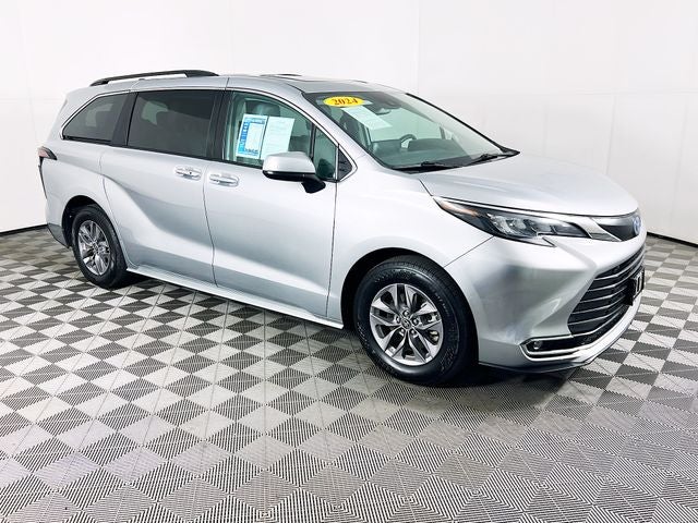 2024 Toyota Sienna XLE