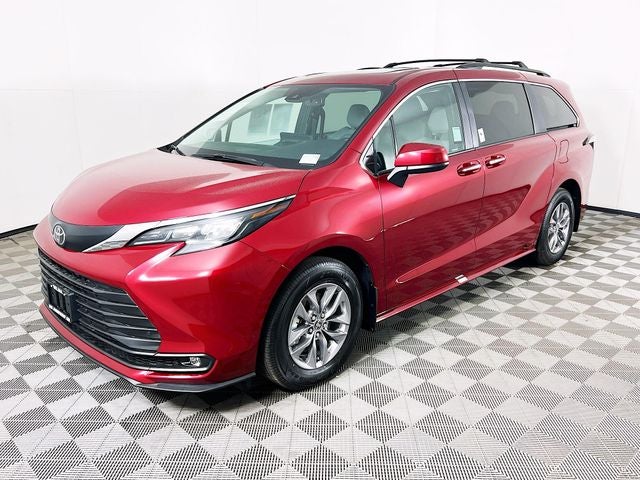 2026 Toyota Sienna XLE 7 Passenger