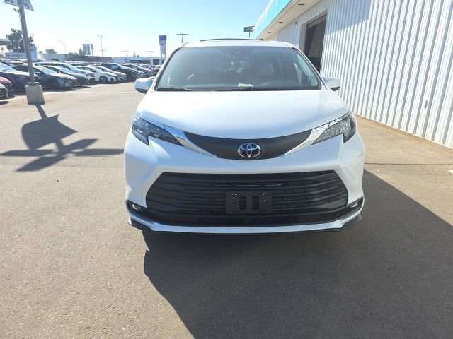 2026 Toyota Sienna XLE 7 Passenger