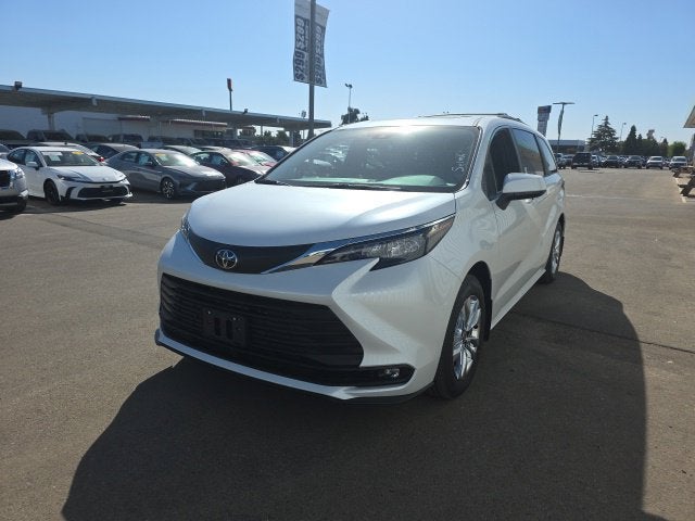 2026 Toyota Sienna XLE 7 Passenger