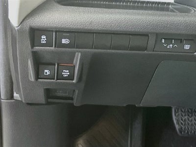 2025 Toyota Sienna XLE 8 Passenger