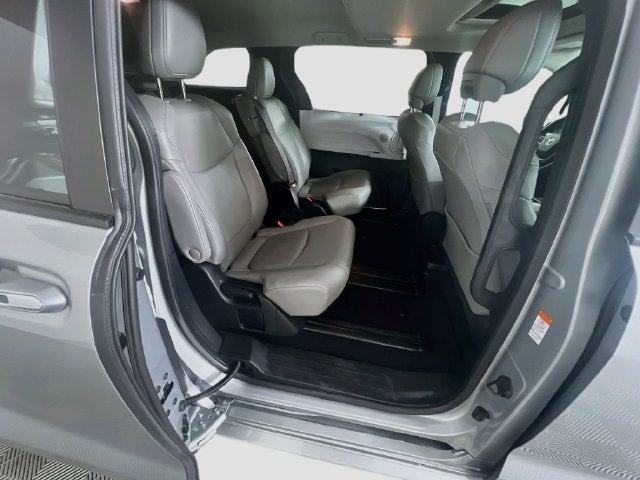 2025 Toyota Sienna XLE 8 Passenger