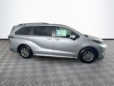 2025 Toyota Sienna XLE 8 Passenger