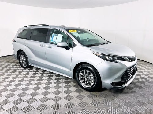 2025 Toyota Sienna XLE 8 Passenger