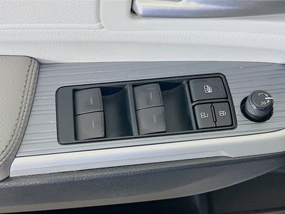2025 Toyota Sienna XLE 8 Passenger