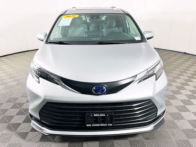 2025 Toyota Sienna XLE 8 Passenger