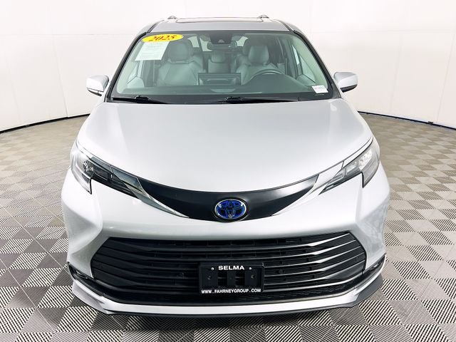 2025 Toyota Sienna XLE 8 Passenger