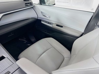 2025 Toyota Sienna XLE 8 Passenger