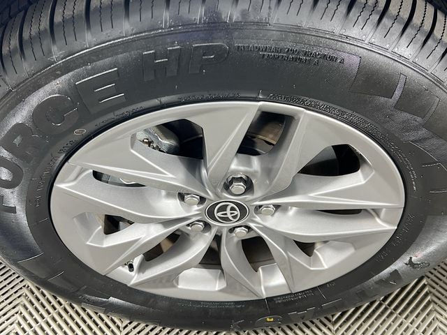 2025 Toyota Sienna XLE 8 Passenger