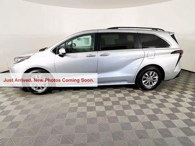 2024 Toyota Sienna XLE
