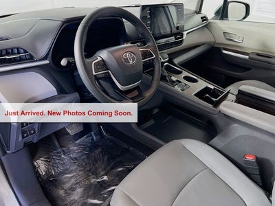 2024 Toyota Sienna XLE
