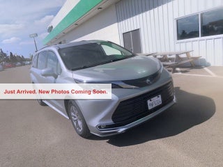 2024 Toyota Sienna XLE