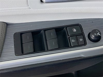 2025 Toyota Sienna XLE 8 Passenger
