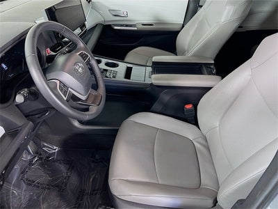 2025 Toyota Sienna XLE 8 Passenger