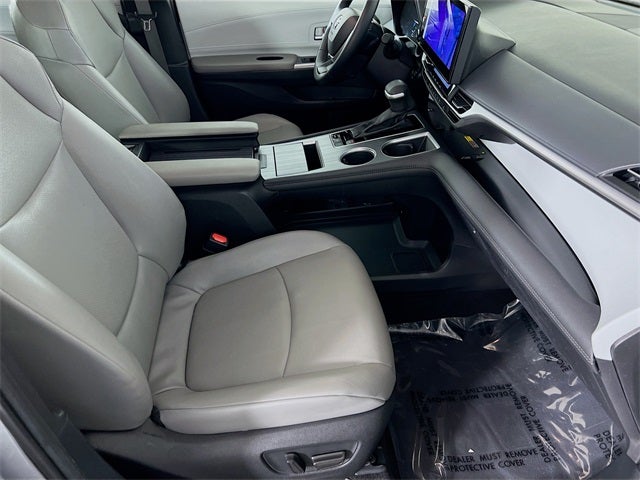 2025 Toyota Sienna XLE 8 Passenger