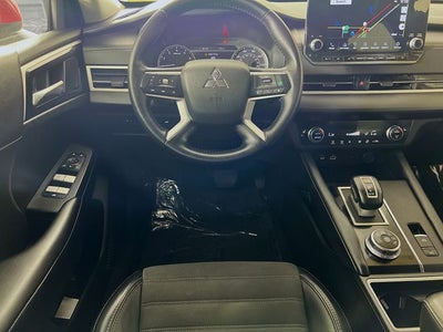 2024 Mitsubishi Outlander SE