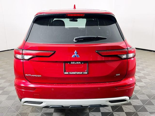 2024 Mitsubishi Outlander SE