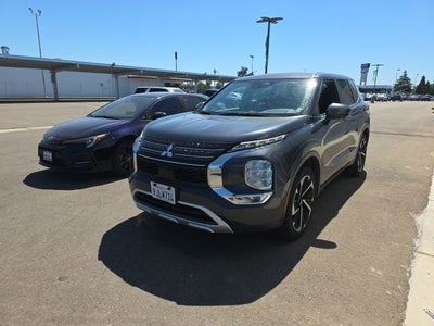 2024 Mitsubishi Outlander SE