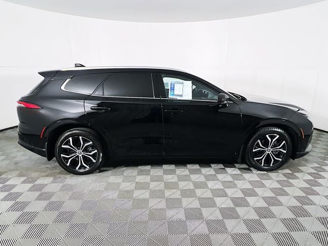 2025 Toyota Crown Signia XLE