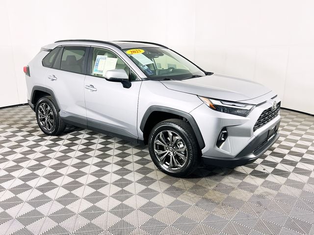 2025 Toyota RAV4 Hybrid XLE Premium