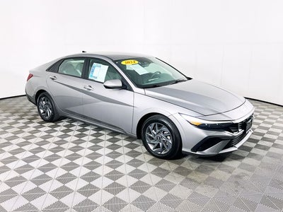 2024 Hyundai ELANTRA SEL