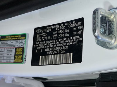 2025 Hyundai ELANTRA Limited