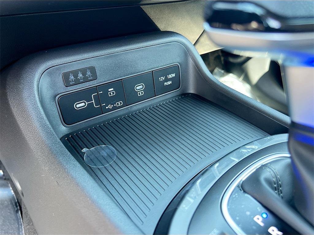 2026 Hyundai KONA SE FWD