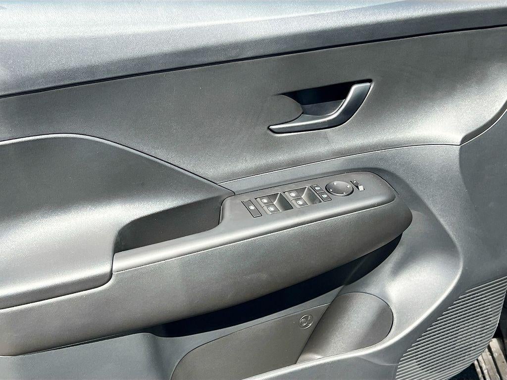 2026 Hyundai KONA SE FWD