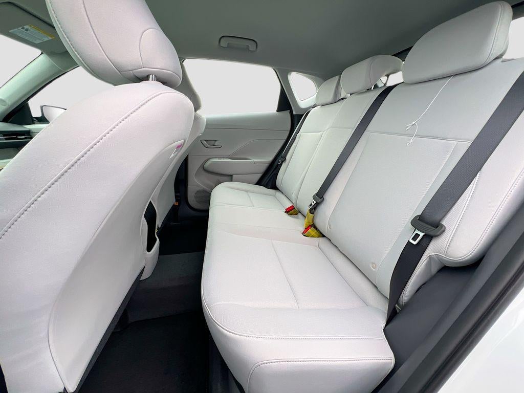 2026 Hyundai KONA SE FWD