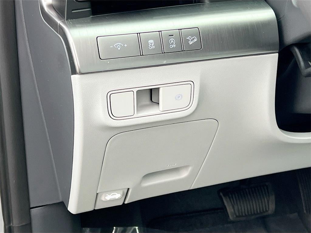 2026 Hyundai KONA SE FWD