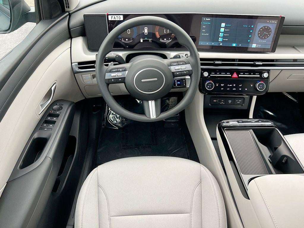 2026 Hyundai TUCSON HYBRID SEL AWD