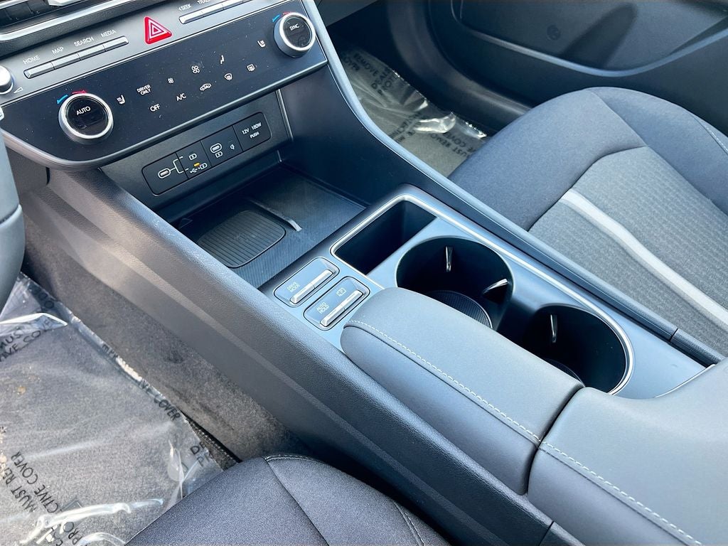 2026 Hyundai SONATA HYBRID SEL