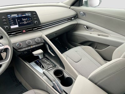 2026 Hyundai ELANTRA SE