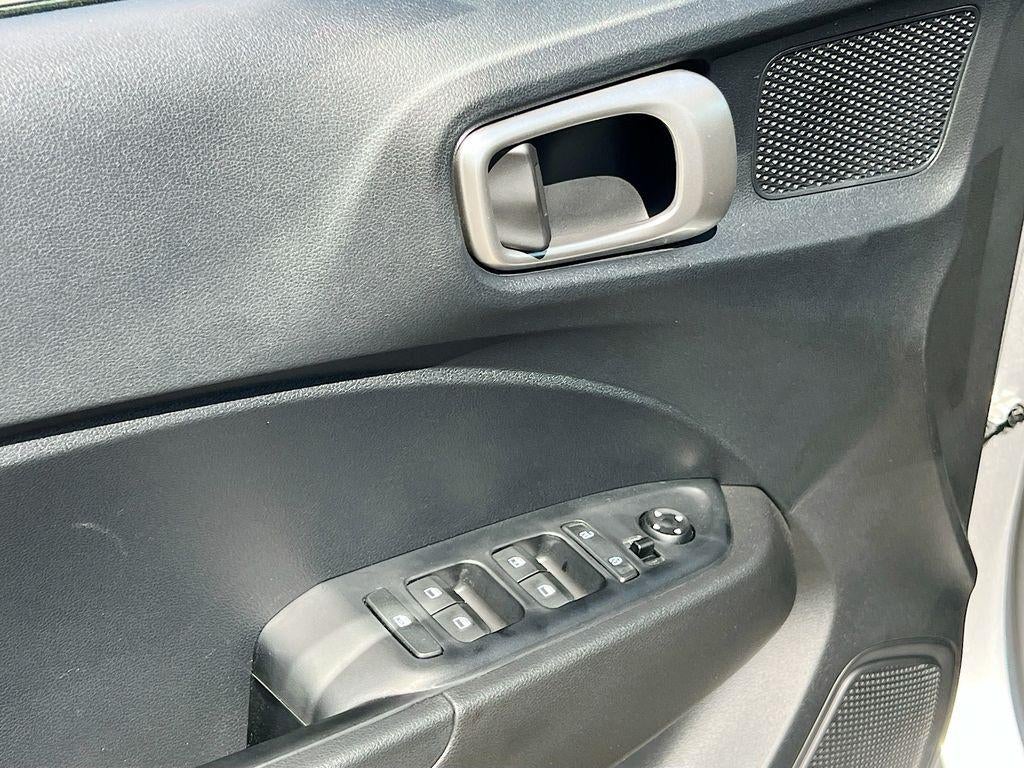 2025 Hyundai VENUE SE