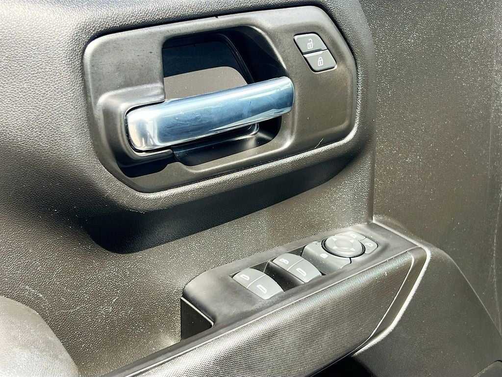 2022 Chevrolet Silverado Custom