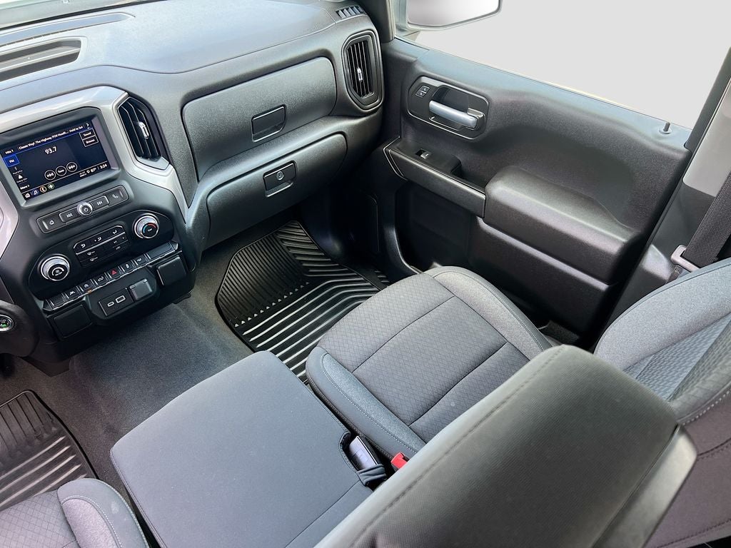 2022 Chevrolet Silverado Custom