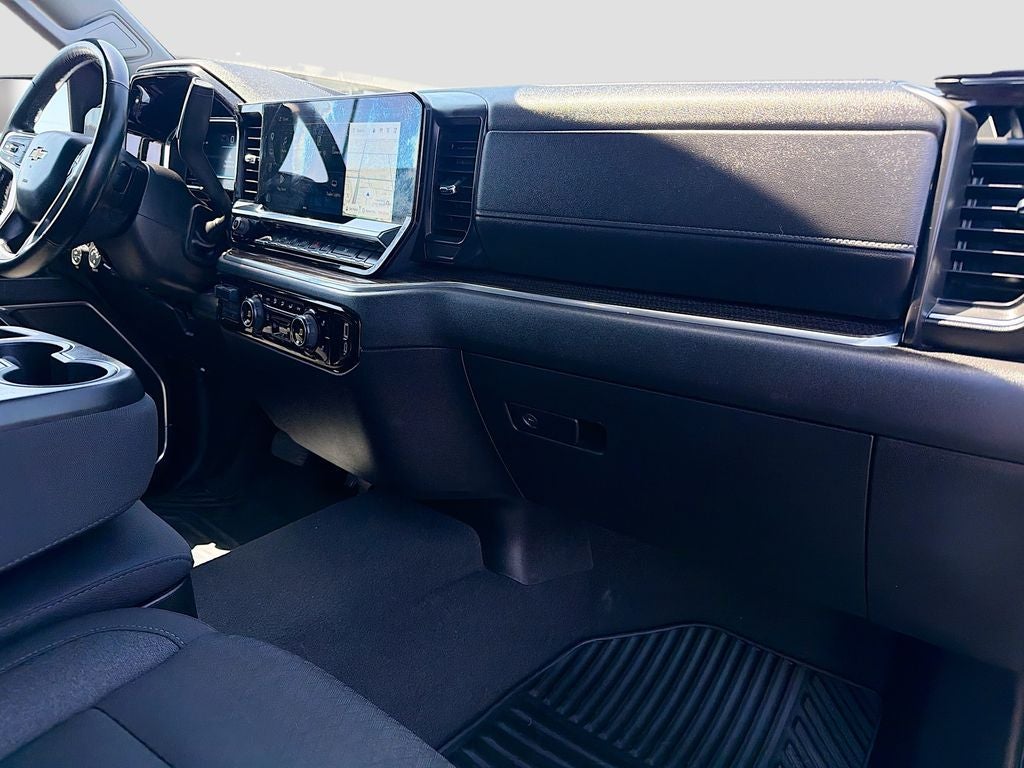 2025 Chevrolet Silverado LT