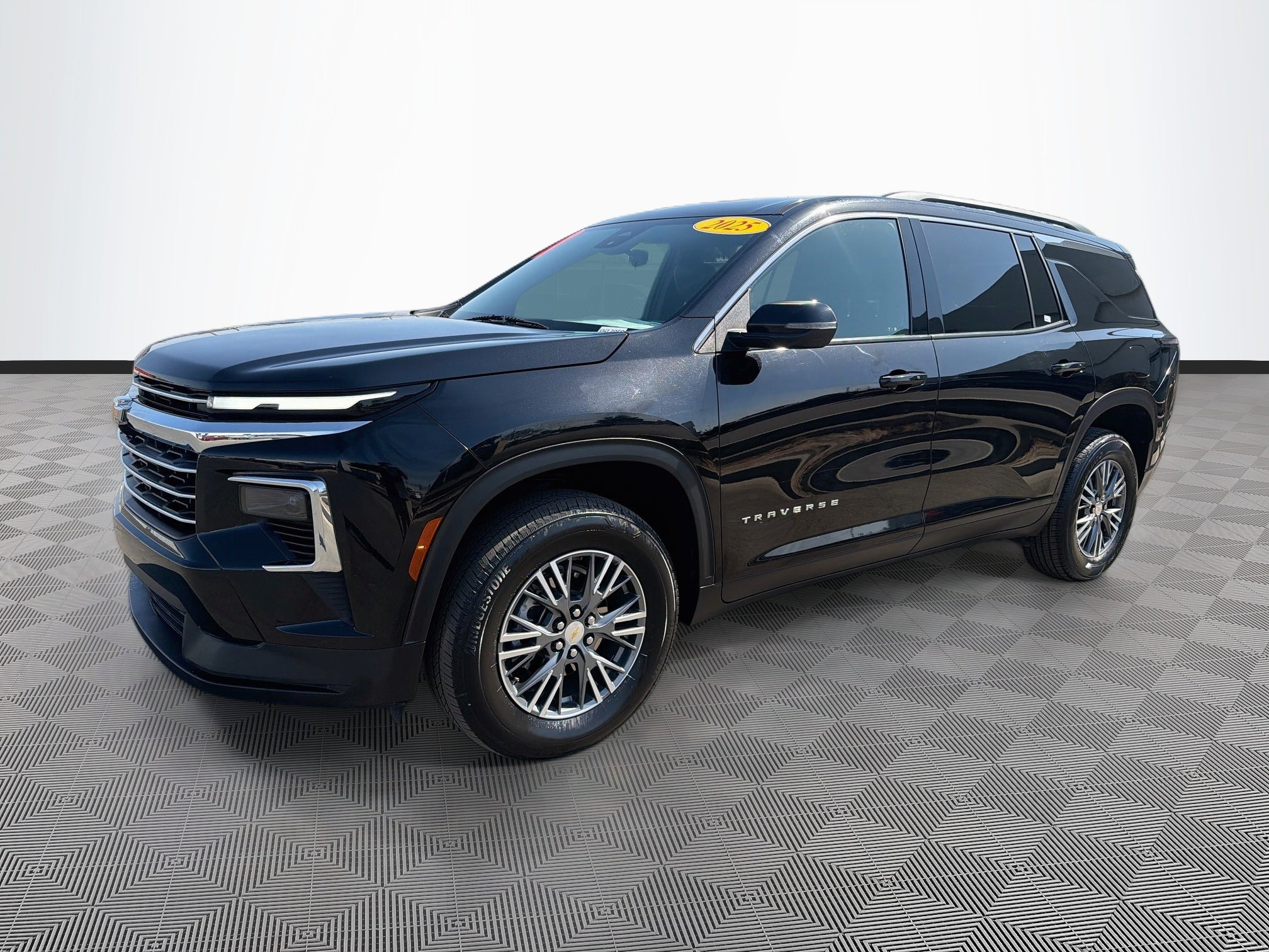 2025 Chevrolet Traverse FWD LT